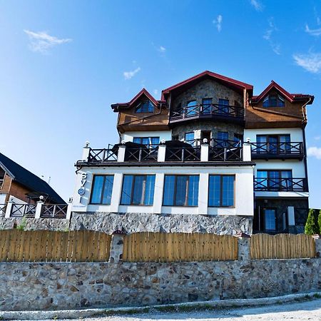 Svoi Hotel Poljanytsja Eksteriør bilde