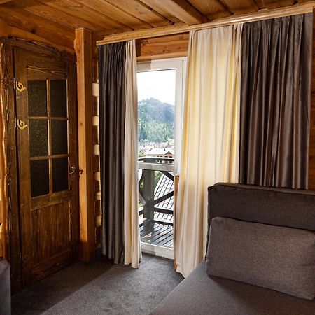 Svoi Hotel Poljanytsja Eksteriør bilde