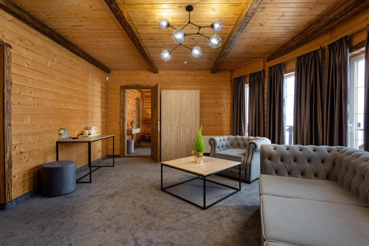 Svoi Hotel Poljanytsja Eksteriør bilde