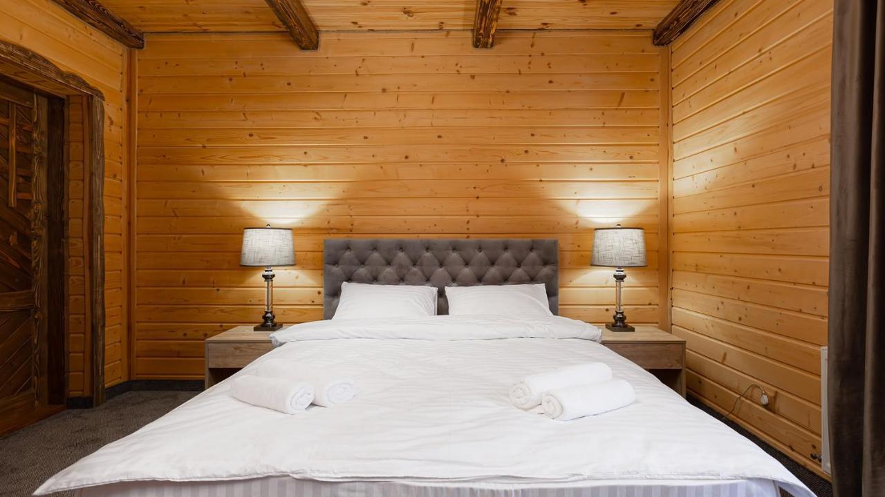 Svoi Hotel Poljanytsja Eksteriør bilde
