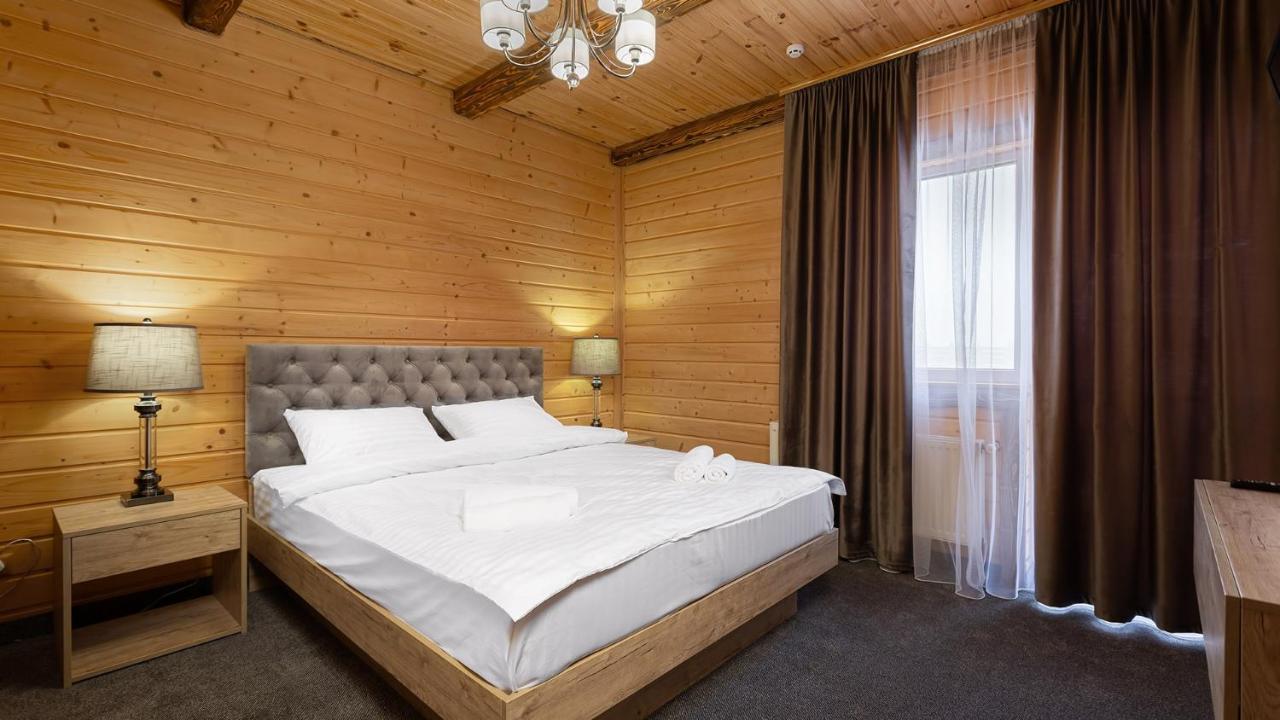 Svoi Hotel Poljanytsja Eksteriør bilde