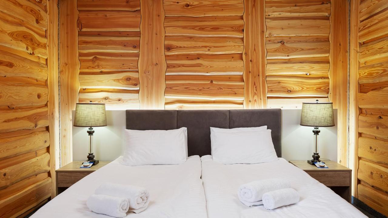 Svoi Hotel Poljanytsja Eksteriør bilde