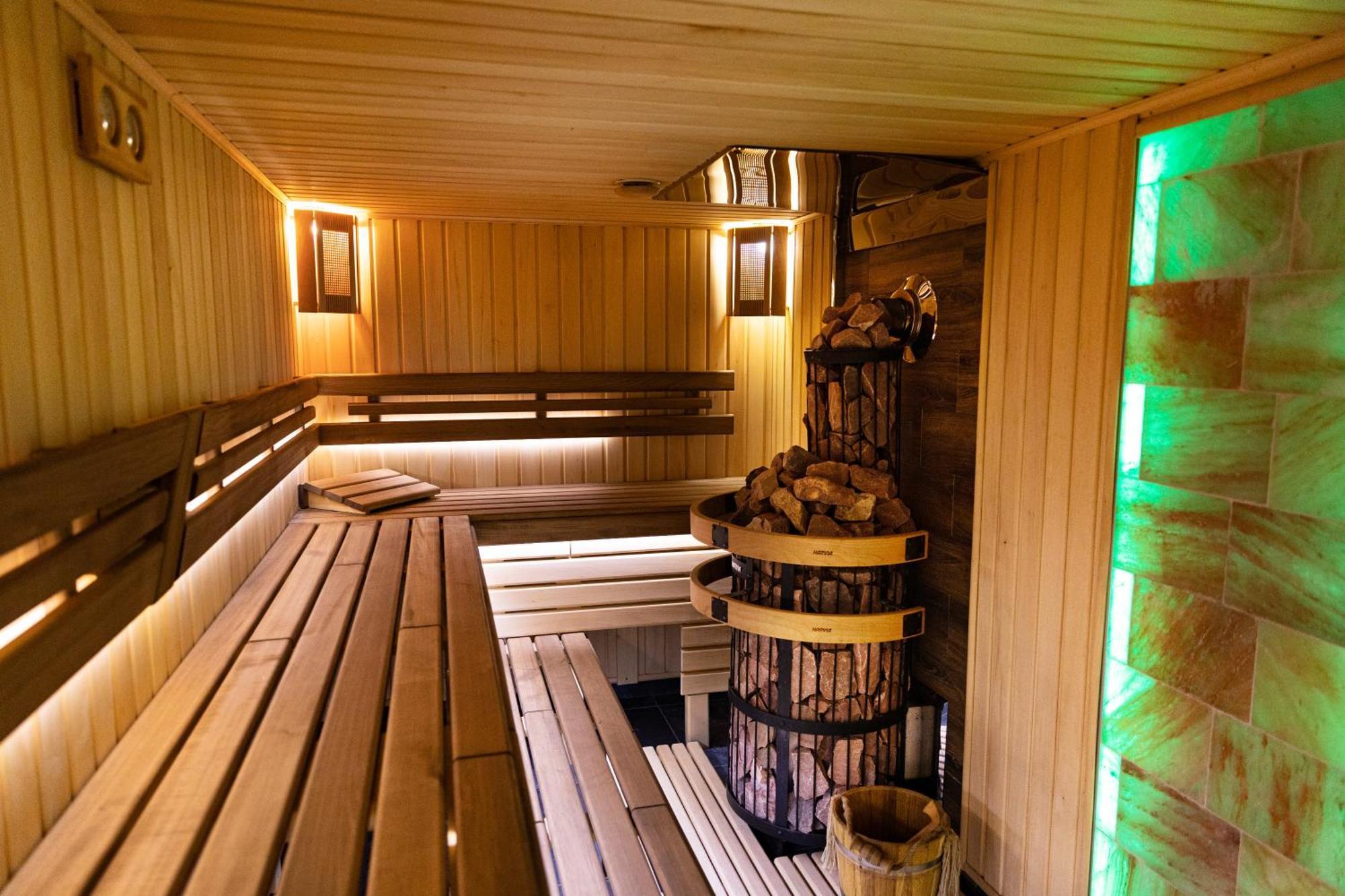 Svoi Hotel Poljanytsja Eksteriør bilde